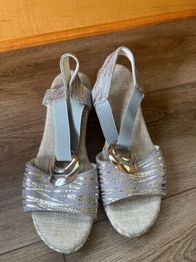 Women's Metallic-Detail Slingback Sandals in Light Gray and silver size 38